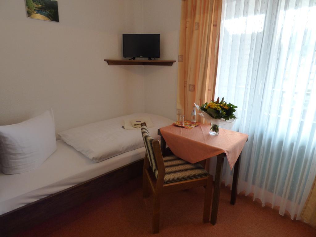 Pension Gasthof Zum Lamm Bischofsheim an der Rhön Buitenkant foto
